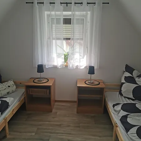 Kleines In Bei Der Messe *